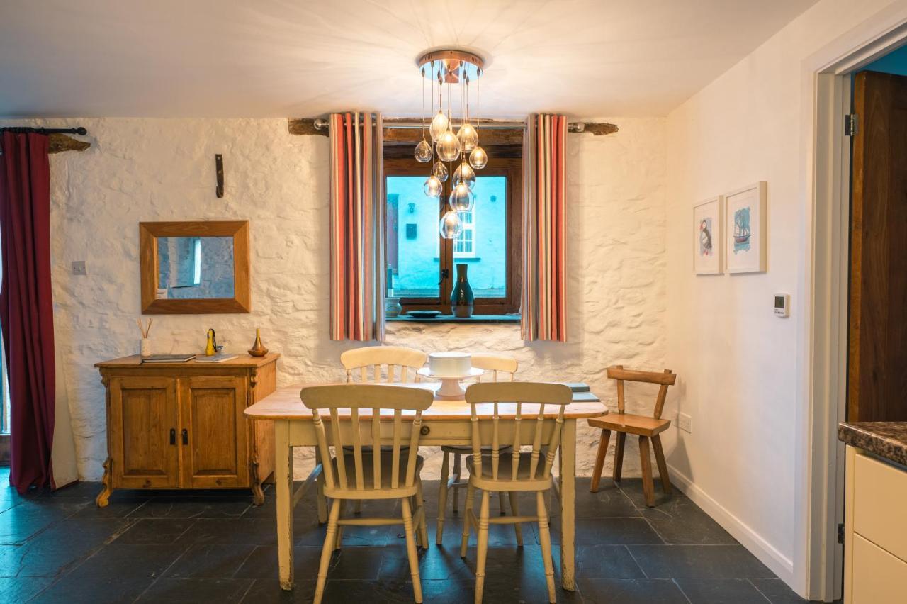 St Davids Hideaway With Roll-Top Bath & Log Burner Exterior photo