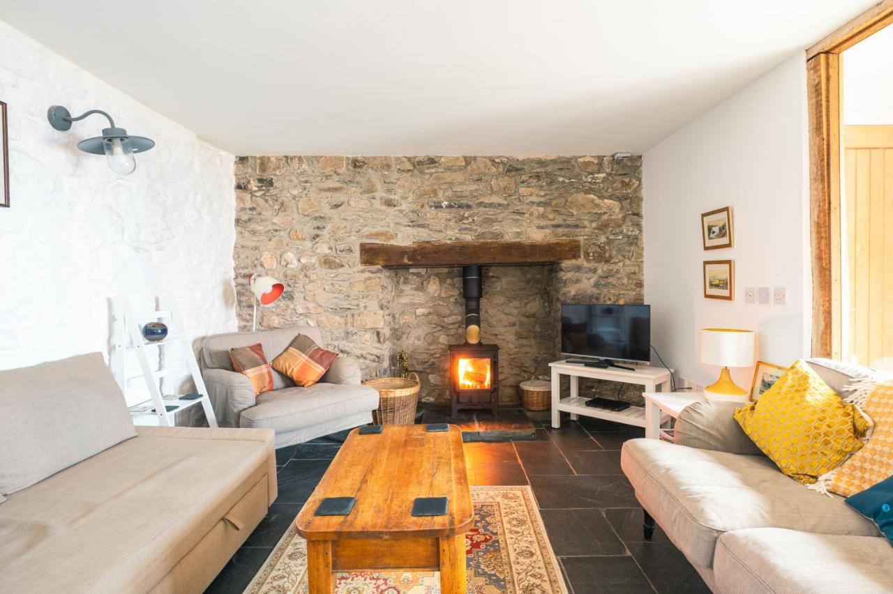 St Davids Hideaway With Roll-Top Bath & Log Burner Exterior photo